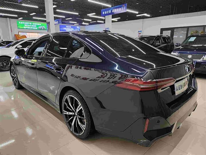 Фото 6 - BMW 5 Series