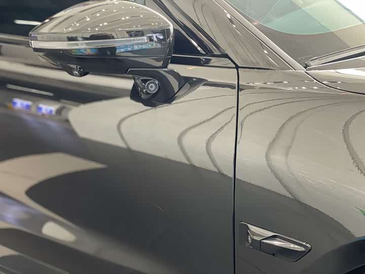 Фото 8 - Zeekr 001