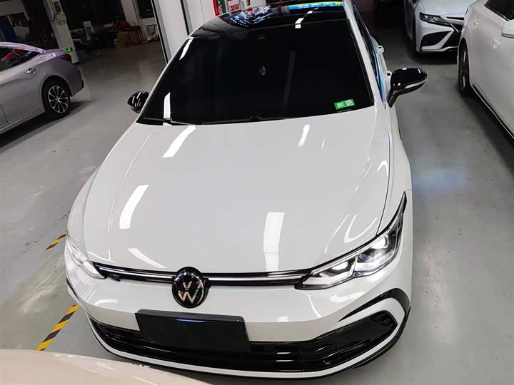 Фото 3 - Volkswagen Golf