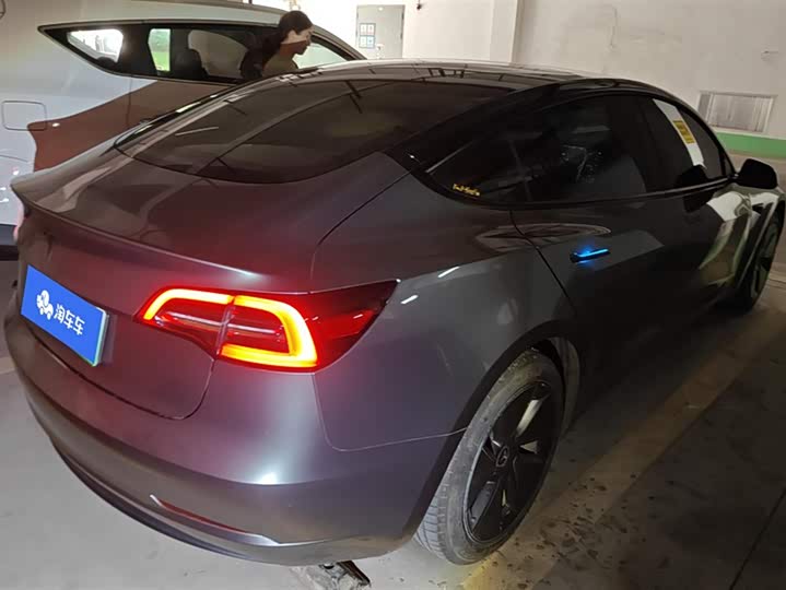 Фото 3 - Tesla Model 3