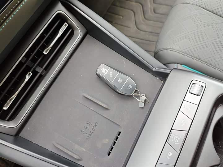 Фото 9 - BYD Qin L