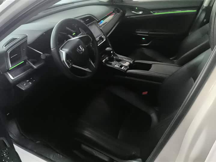 Фото 9 - Honda Civic