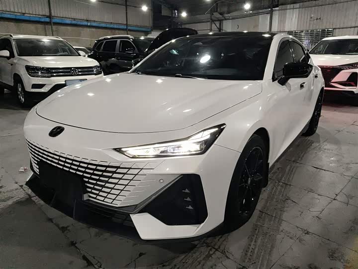 Фото 2 - Changan UNI-V