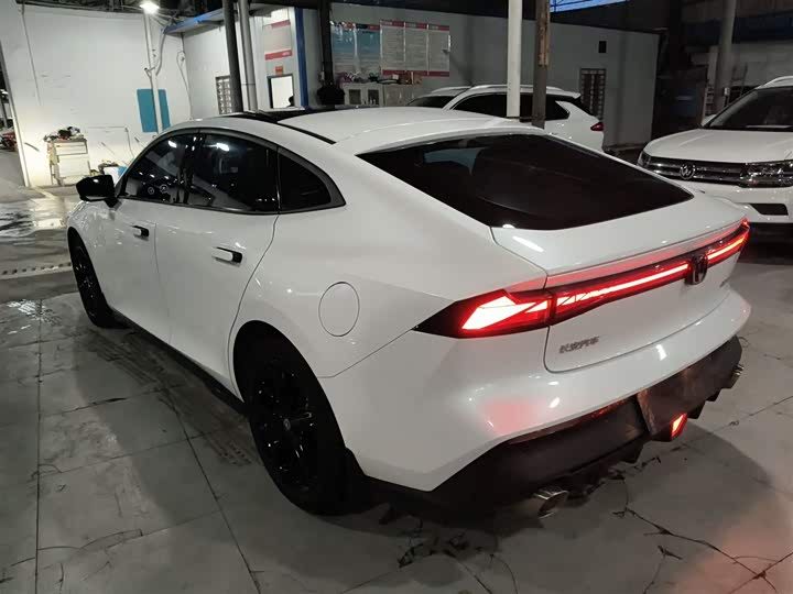 Фото 5 - Changan UNI-V