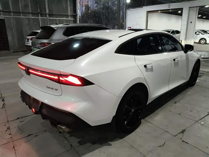 Фото 7 - Changan UNI-V