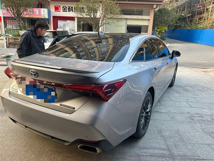 Фото 4 - Toyota Avalon