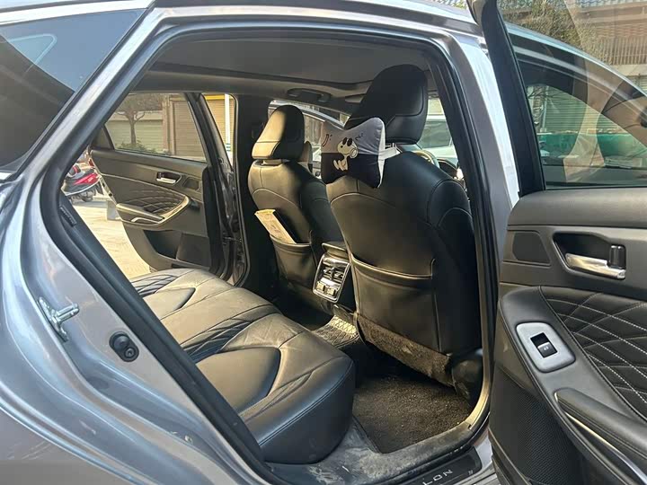 Фото 8 - Toyota Avalon