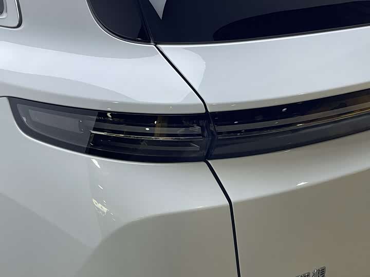 Фото 9 - LiXiang L7