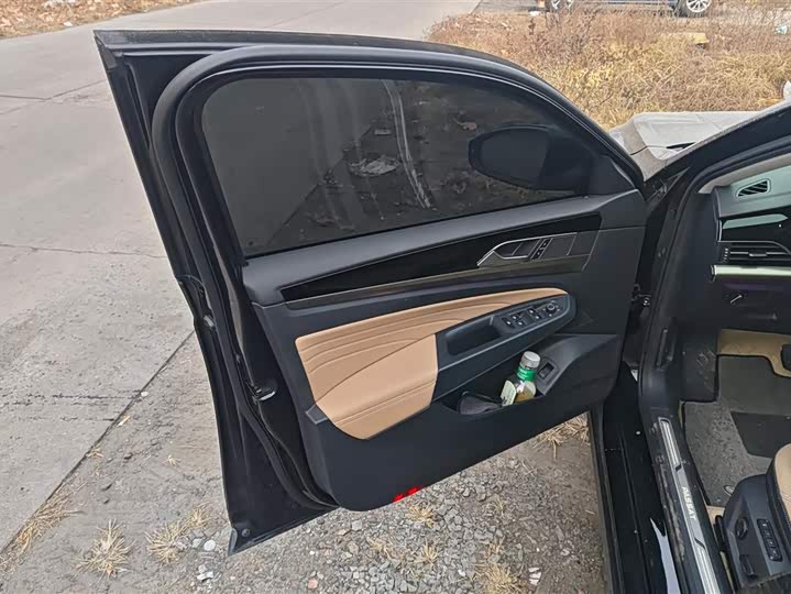 Фото 7 - Volkswagen Passat