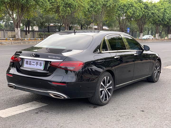 Photo 4 - Mercedes-Benz E-Class Hybrid