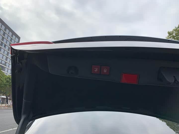 Photo 8 - Mercedes-Benz E-Class Hybrid