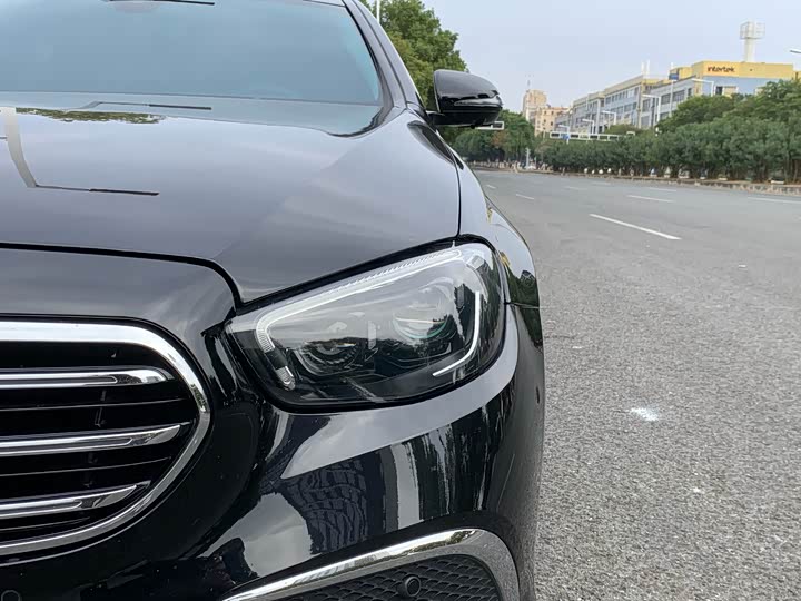 Photo 9 - Mercedes-Benz E-Class Hybrid