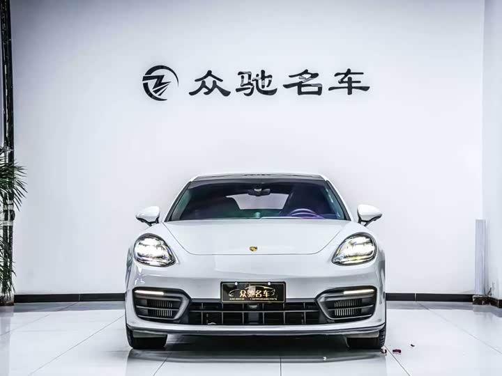 Фото 2 - Porsche Panamera