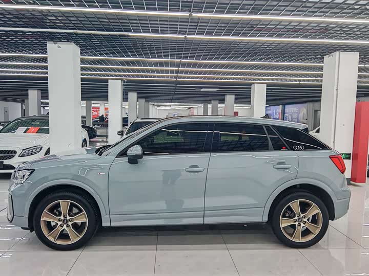 Фото 4 - Audi Q2L