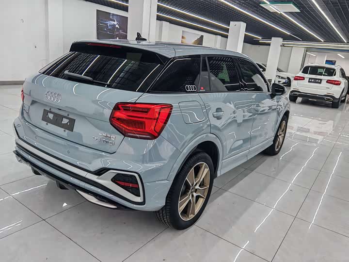 Фото 6 - Audi Q2L