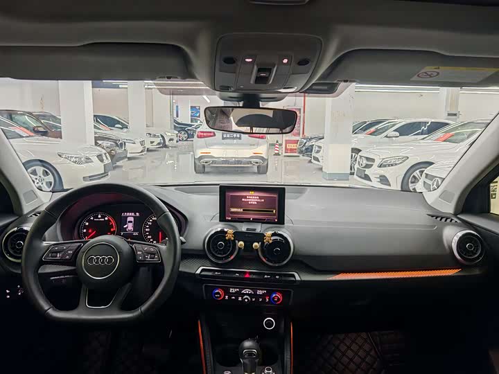 Фото 7 - Audi Q2L