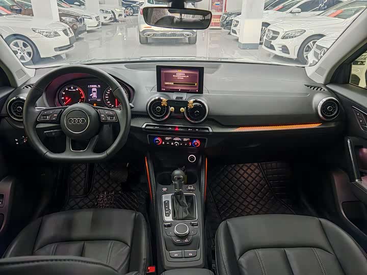 Фото 8 - Audi Q2L