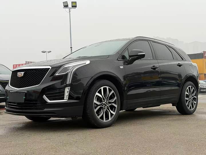 Фото 1 - Cadillac XT5