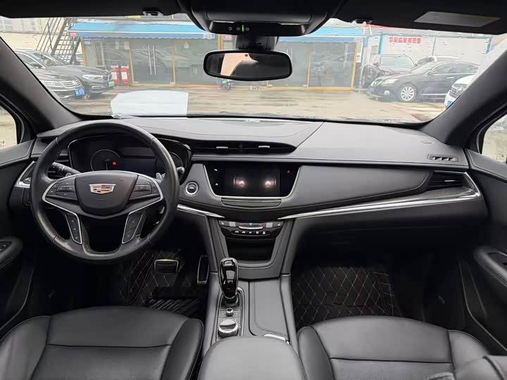 Фото 5 - Cadillac XT5