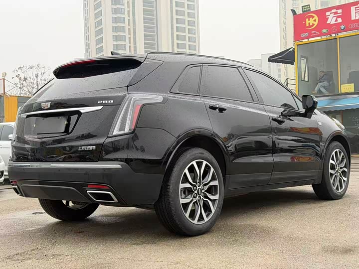 Фото 9 - Cadillac XT5