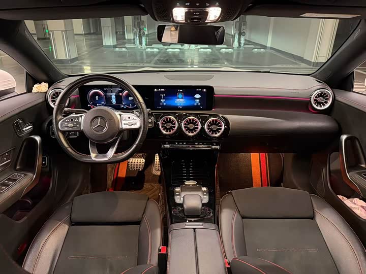 Фото 4 - Mercedes-Benz CLA-Class