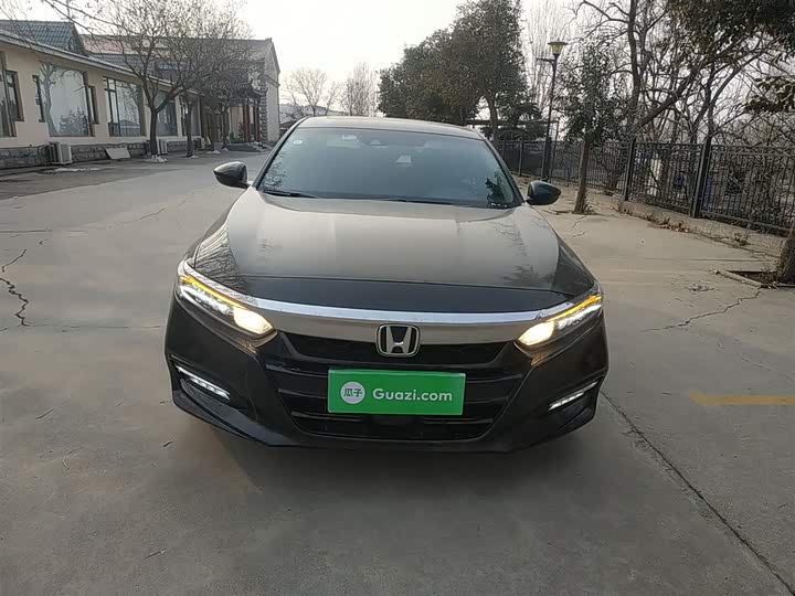 Фото 3 - Honda Accord