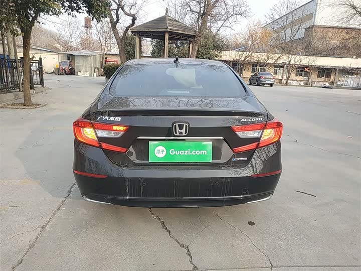 Фото 6 - Honda Accord