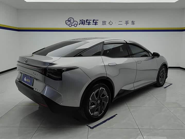 Фото 3 - Toyota bZ3