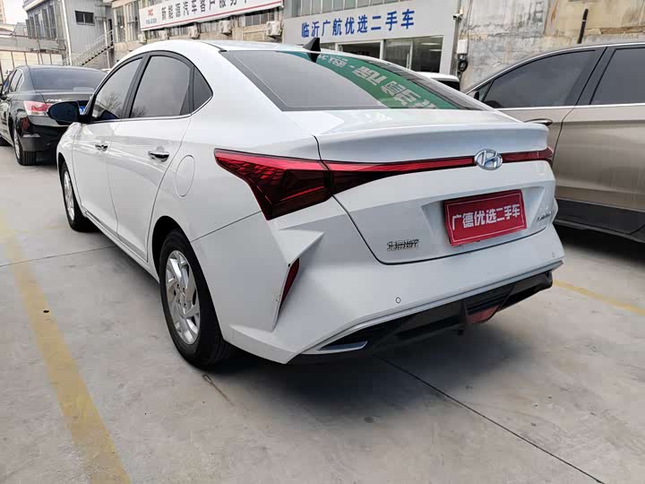 Фото 6 - Hyundai Verna