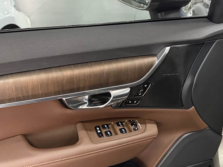 Фото 5 - Volvo V90