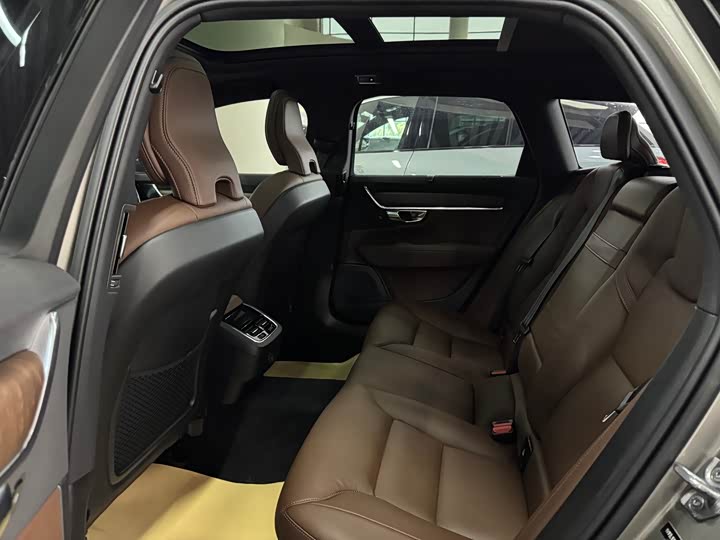 Фото 6 - Volvo V90