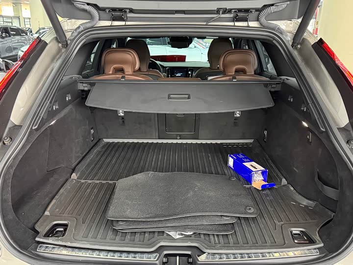 Фото 7 - Volvo V90