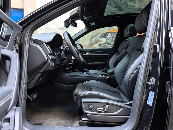 Фото 7 - Audi Q5L