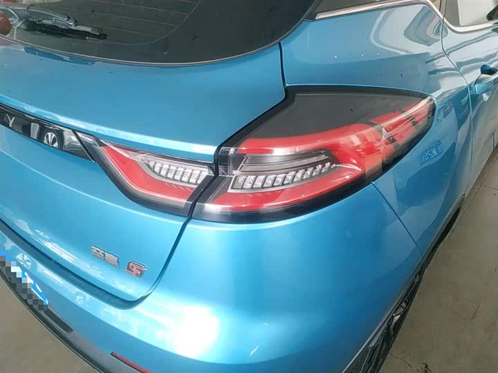 Фото 8 - Geely Emgrand GS