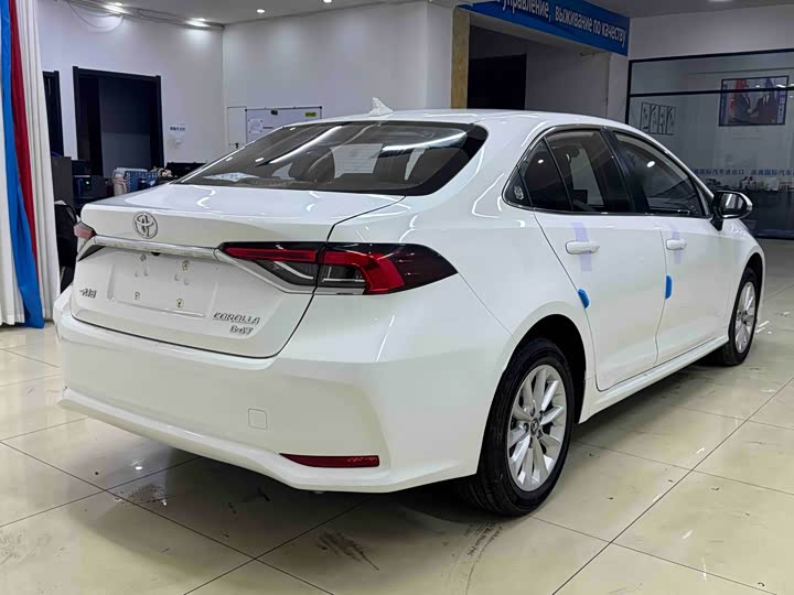 Фото 6 - Toyota Corolla