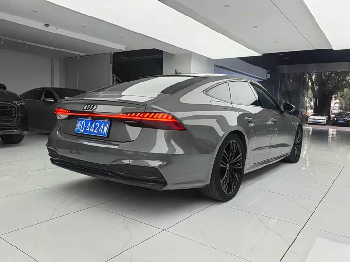 Фото 7 - Audi A7