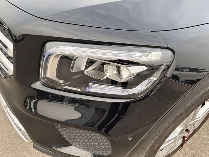 Фото 9 - Mercedes-Benz GLB-Class