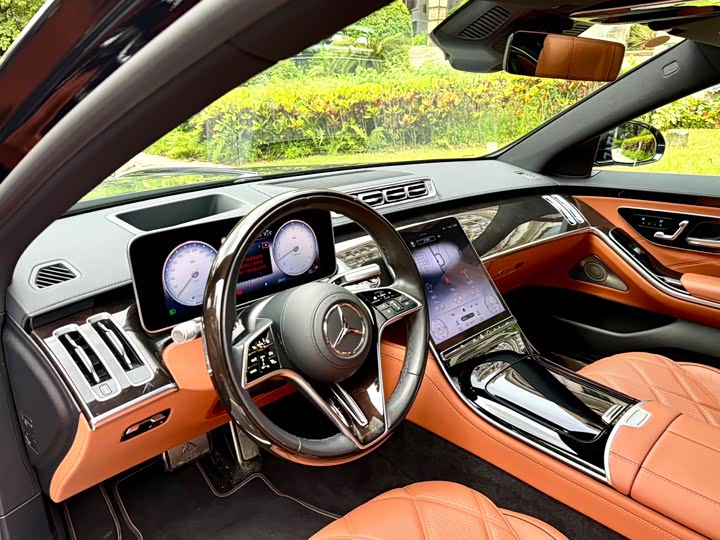 Photo 6 - Mercedes-Benz Maybach S-Class