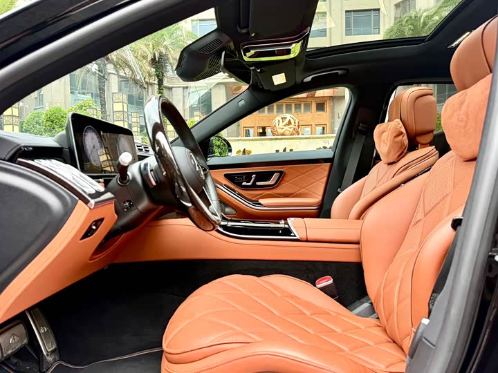 Photo 7 - Mercedes-Benz Maybach S-Class