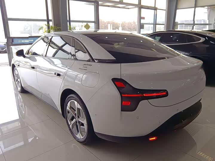 Фото 5 - XPeng Mona M03