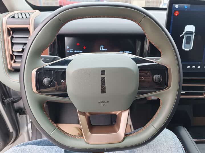 Фото 9 - Chery iCar 03