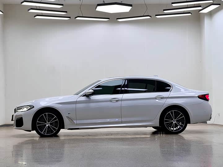 Фото 5 - BMW 5 Series