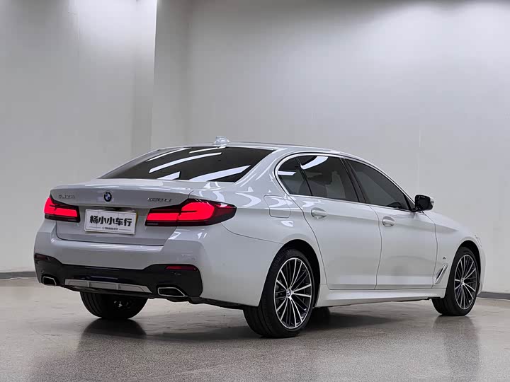 Фото 8 - BMW 5 Series