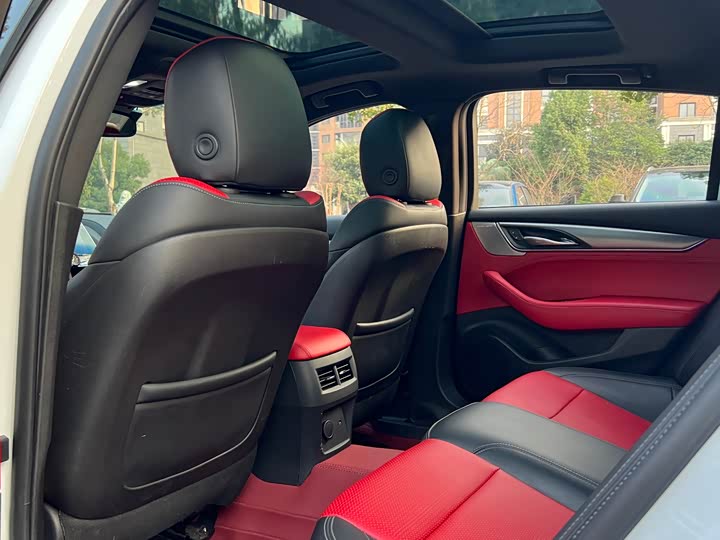 Фото 9 - Cadillac CT5