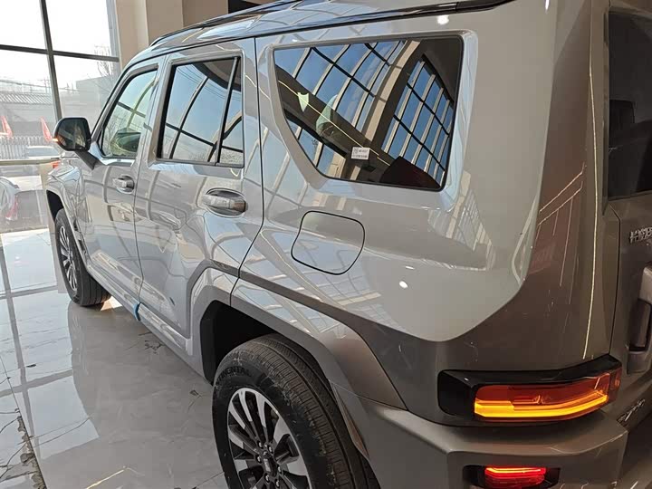 Фото 5 - Tank 700 Hybrid