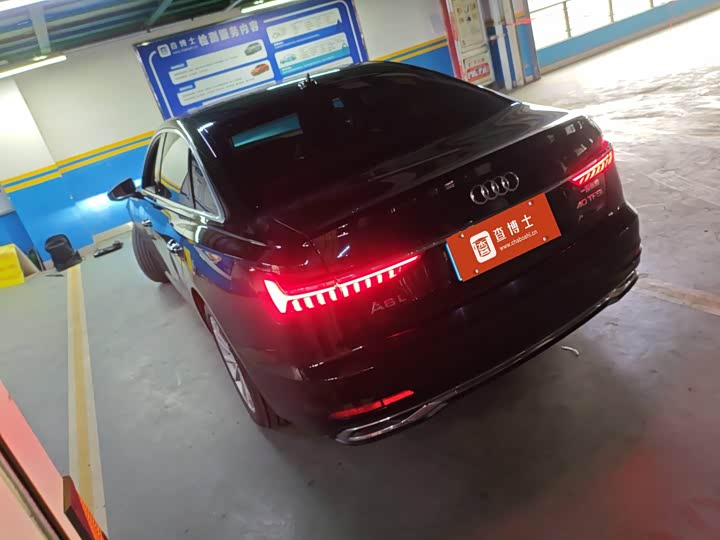 Фото 9 - Audi A6L