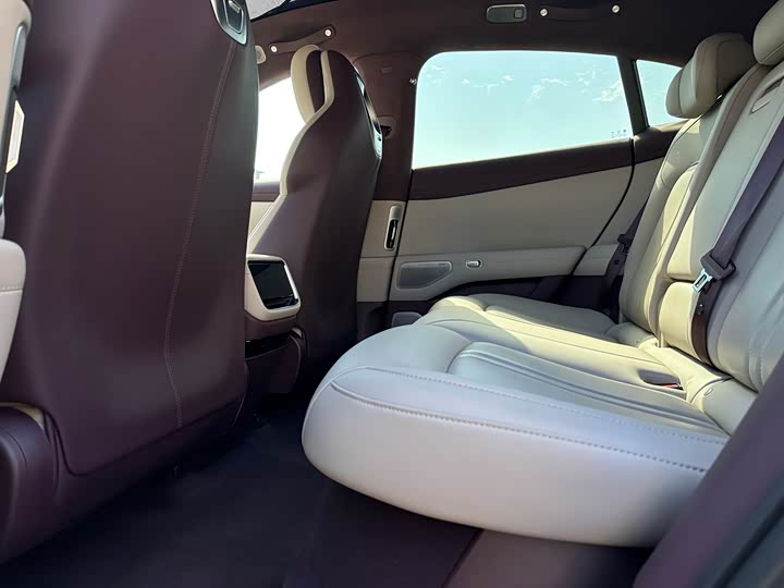 Фото 7 - Xiaomi YU7