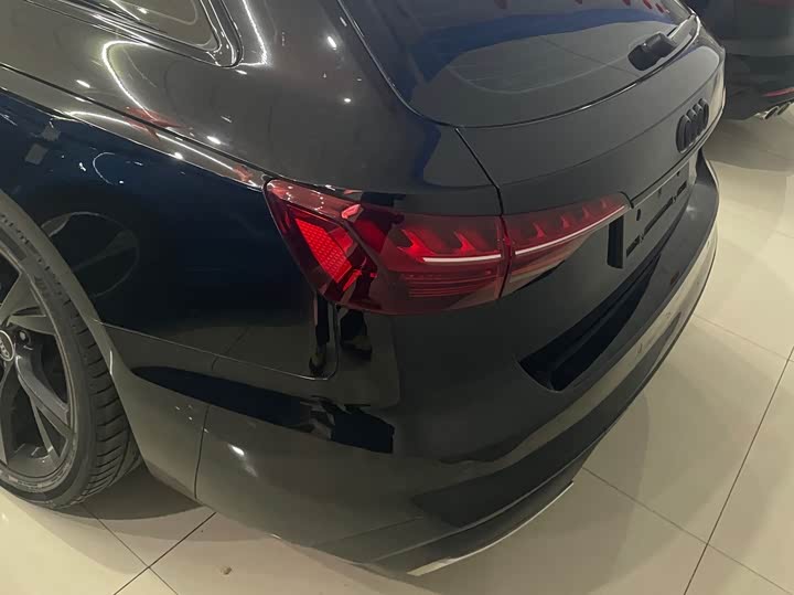 Фото 6 - Audi A4