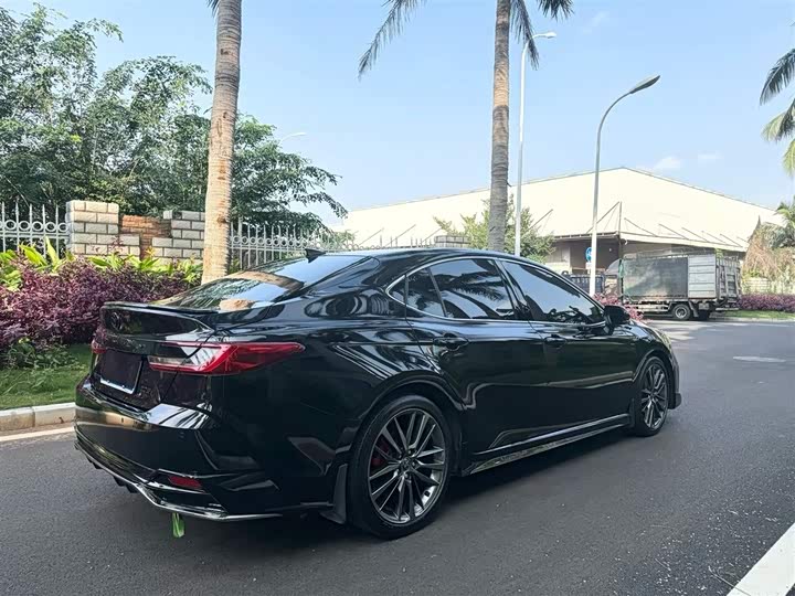 Фото 7 - Toyota Camry