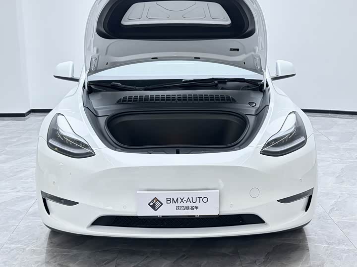 Фото 9 - Tesla Model Y